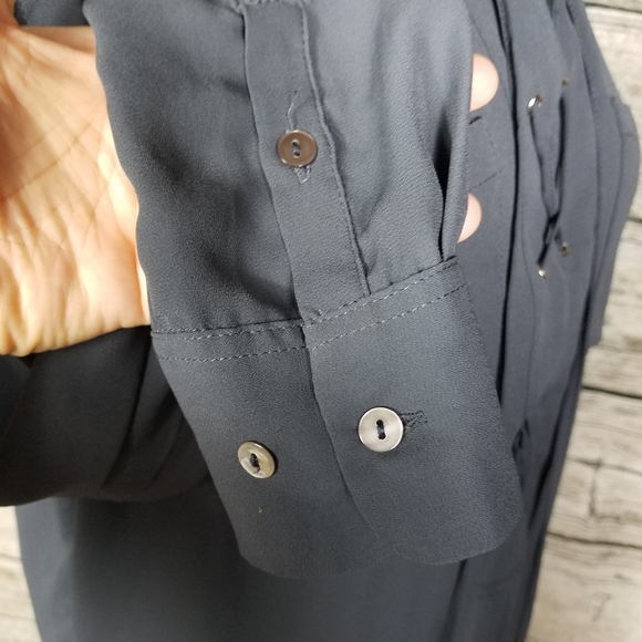 olivaceous Gray Long Sleeve Shirt Size Small.
Pit - Picture 4 of 7